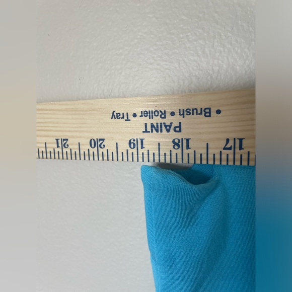 Crown & Ivy Vibrant Blue Scalloped Hem Tank Top Size Medium - Picture 8 of 8